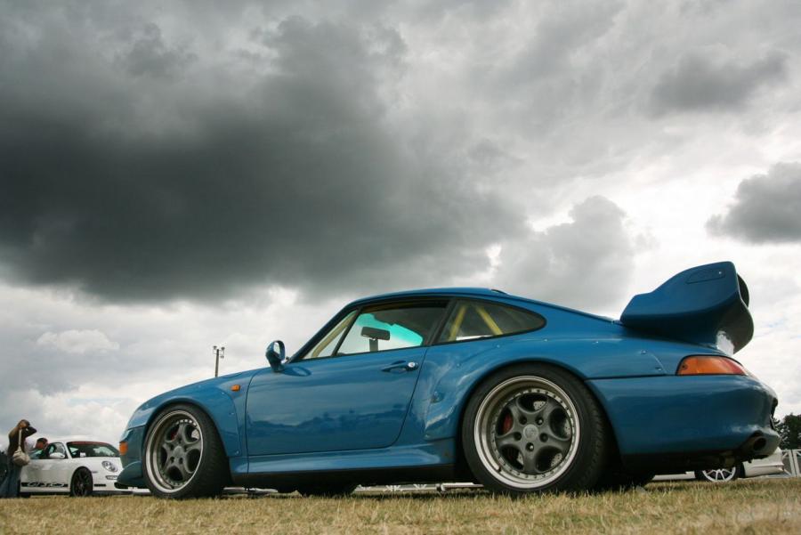  Porsche 911 GT2 1995 года  (фото 14 из 26)